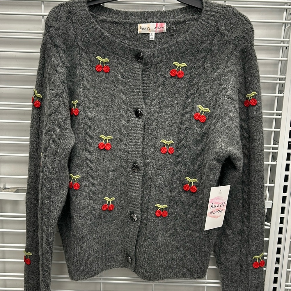 🍒 CHERRY Cable knit charcoal grey cardigan  . XL sweater appliqué 
Cherries